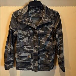 Love Tree Women's Green Camouflage Utility Jacket